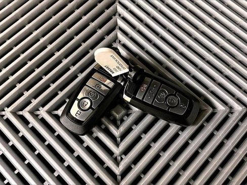 Used 2023 Ford Expedition Max Limited image 10