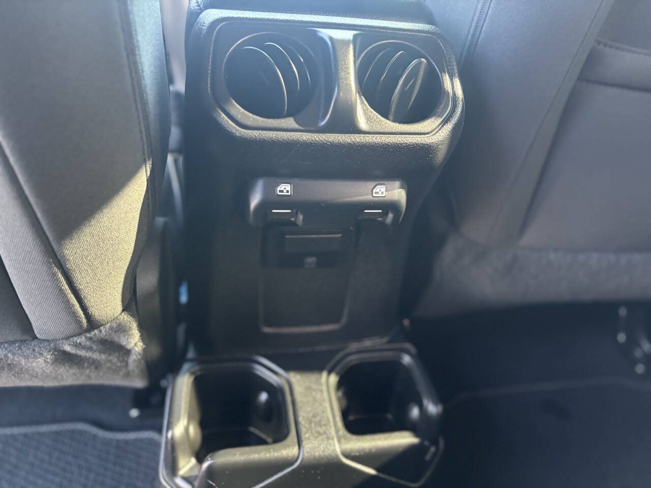 Used 2021 Jeep Wrangler Unlimited Sport AWD/4WD image 19