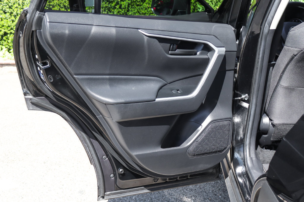Used 2021 Toyota RAV4 LE w/ Carpet Mat Package (TMS) AWD/4WD image 35