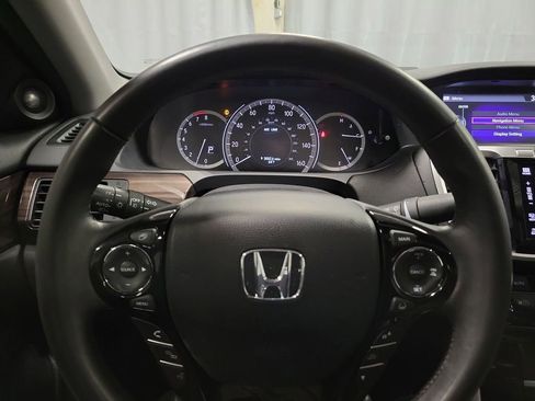 Used 2016 Honda Accord Touring image 15