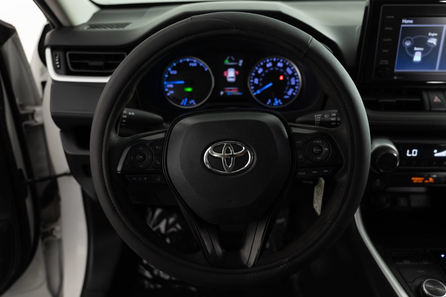 Used 2020 Toyota RAV4 LE w/ All Weather Liner Package AWD/4WD image 27