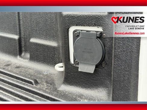 Used 2025 Chevrolet Silverado 2500 LT w/ Convenience Package image 22