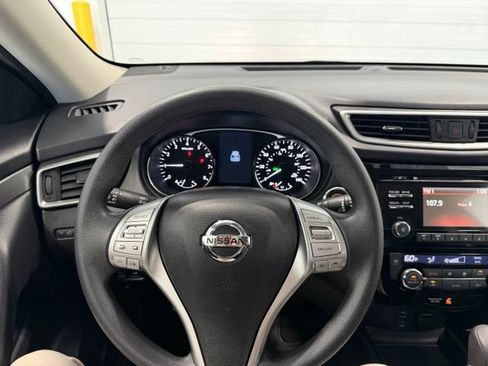 Used 2016 Nissan Rogue SV AWD/4WD image 14