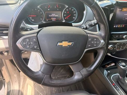 Used 2020 Chevrolet Traverse LT w/ LT Premium Package FWD image 9