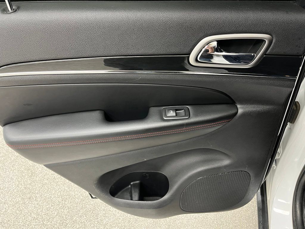 Used 2017 Jeep Grand Cherokee Trailhawk AWD/4WD image 42