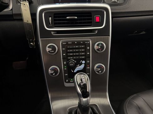 Used 2016 Volvo S60 T5 Premier w/ Convenience Package FWD image 16