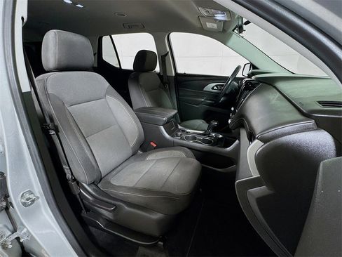 Used 2020 Chevrolet Traverse LT image 26