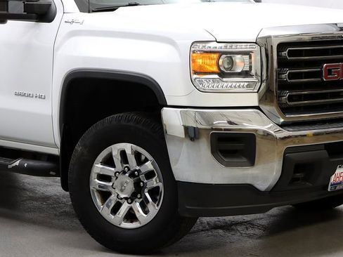 Used 2017 GMC Sierra 2500 4x4 Crew Cab image 3