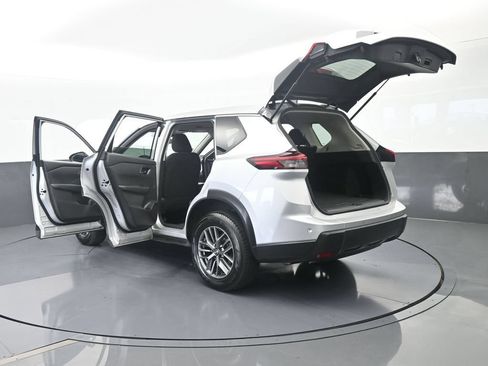 Used 2024 Nissan Rogue S FWD image 68