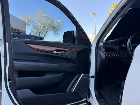 Used 2018 Cadillac Escalade Premium Luxury image 36