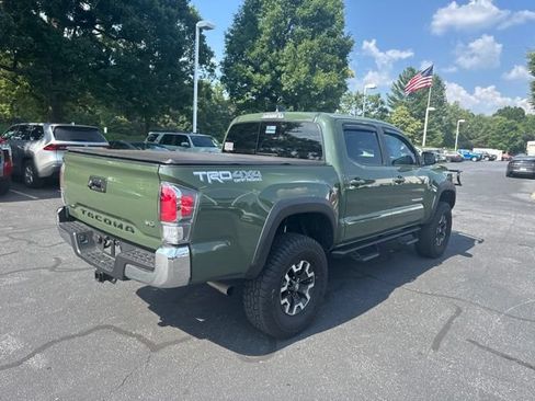 Used 2021 Toyota Tacoma TRD Off-Road AWD/4WD image 4
