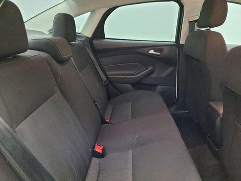 Used 2018 Ford Focus SE image 19