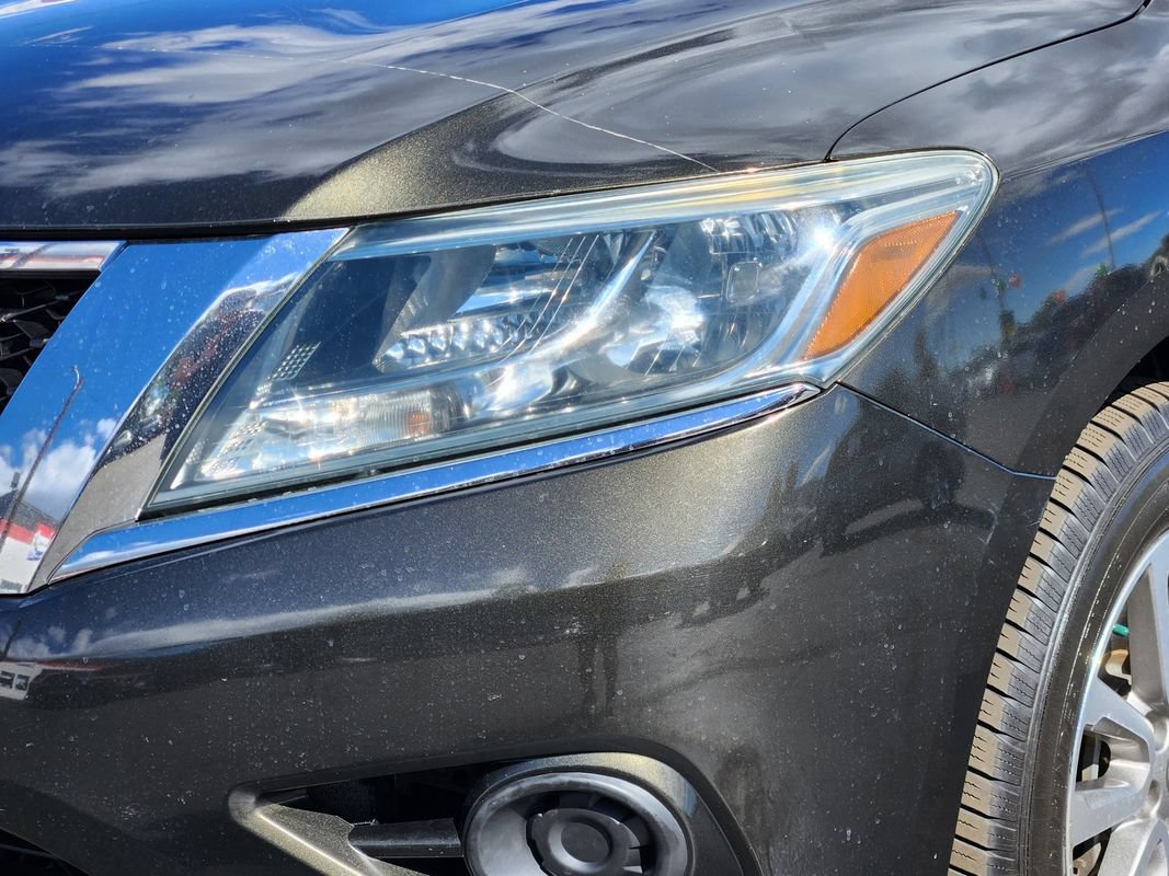 Used 2015 Nissan Pathfinder S AWD/4WD image 12