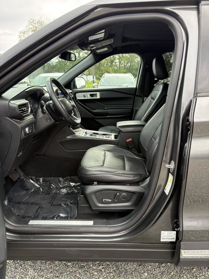 Used 2020 Ford Explorer Limited w/ Class III Trailer Tow Package AWD/4WD image 12