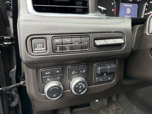 Used 2021 GMC Yukon Denali w/ Denali Ultimate Package AWD/4WD image 23