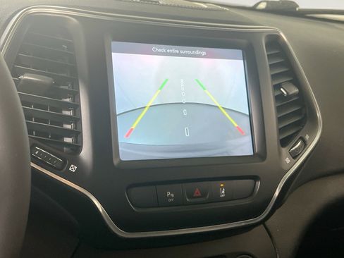 Used 2022 Jeep Cherokee Latitude Lux w/ Sun & Sound Group image 13