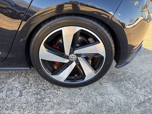 Used 2020 Volkswagen GTI SE image 29