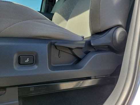 Used 2024 Toyota Tacoma SR5 AWD/4WD image 17