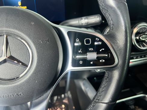 Used 2023 Mercedes-Benz GLB 250 image 13