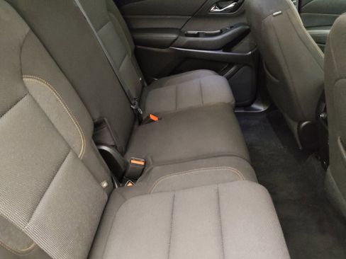 Used 2021 Chevrolet Traverse LS FWD image 19