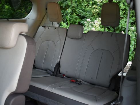 Used 2019 Chrysler Pacifica Touring-L FWD image 14