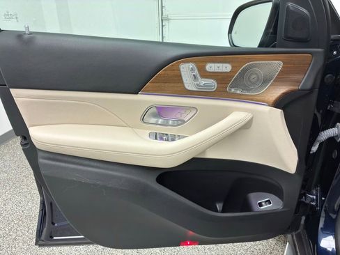 Used 2022 Mercedes-Benz GLS 450 4MATIC image 22