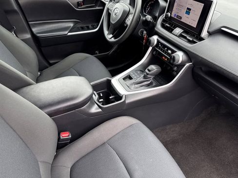 Used 2024 Toyota RAV4 LE image 17