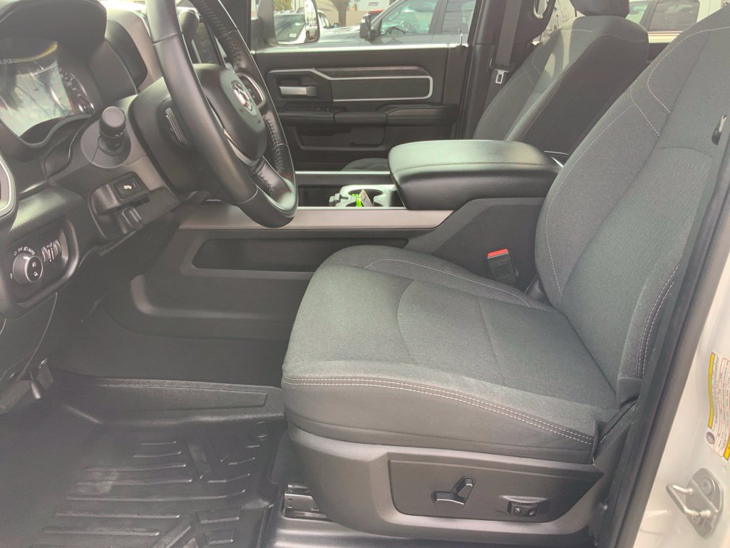 Certified 2020 RAM 2500 Big Horn w/ Night Edition AWD/4WD image 17