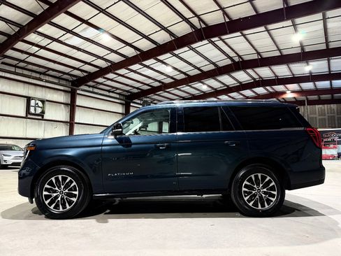 Used 2025 Ford Expedition Platinum AWD/4WD image 7