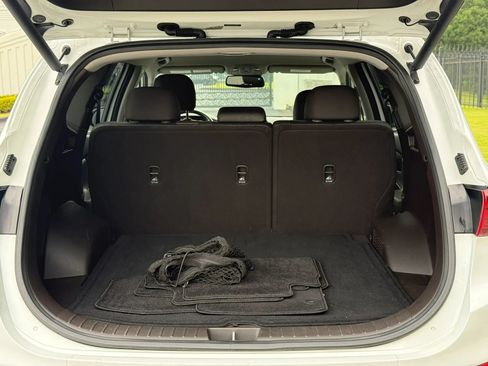 Used 2019 Hyundai Santa Fe SEL FWD image 14