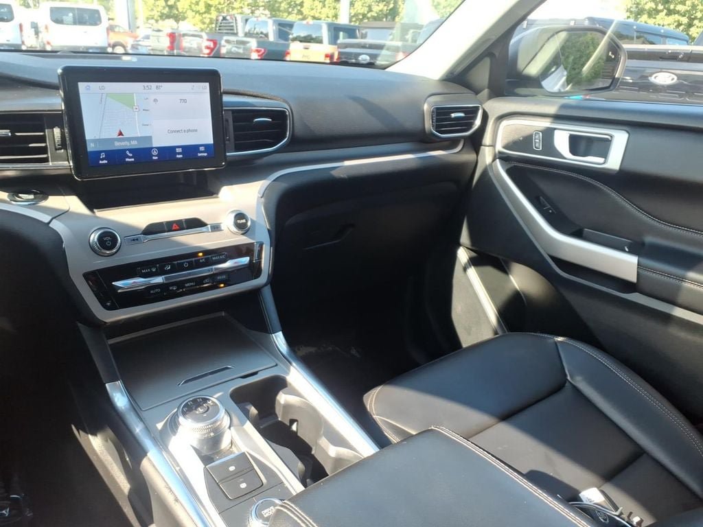Used 2023 Ford Explorer XLT w/ Equipment Group 202A AWD/4WD image 16