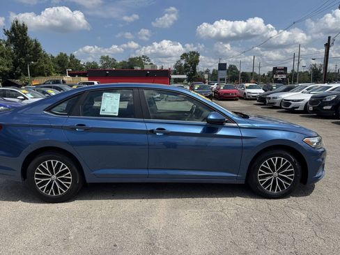 Used 2019 Volkswagen Jetta SE FWD image 3