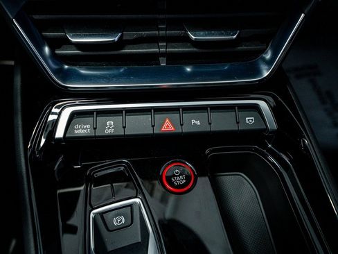 Used 2022 Audi e-tron GT Premium Plus image 47