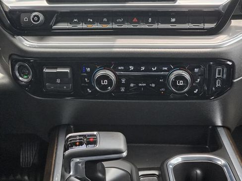 Used 2025 Chevrolet Silverado 1500 High Country w/ Technology Package AWD/4WD image 16