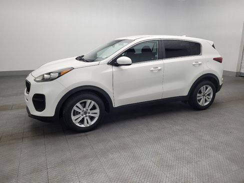Used 2019 Kia Sportage LX image 2