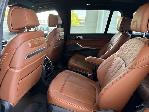 Used 2023 BMW X7 xDrive40i w/ Executive Package AWD/4WD image 5