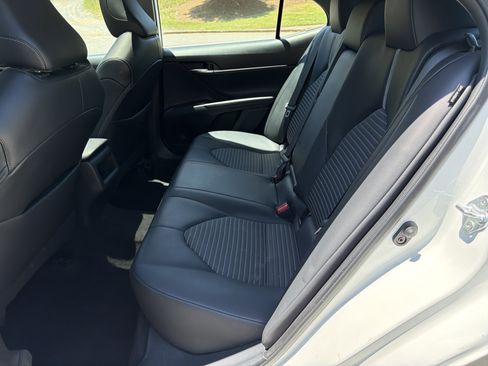 Used 2022 Toyota Camry SE w/ Convenience Package FWD image 20