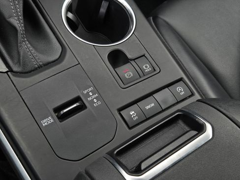 Certified 2022 Toyota Highlander XLE image 20