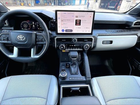 Used 2025 Toyota Tacoma Limited AWD/4WD image 16