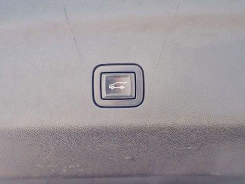 Used 2021 GMC Yukon XL Denali w/ Denali Premium Package image 52