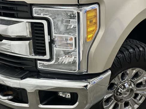 Used 2017 Ford F250 XLT w/ XLT Premium Package AWD/4WD image 31