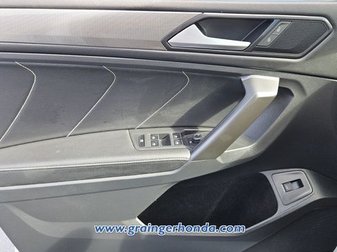 Used 2022 Volkswagen Tiguan SE FWD image 23