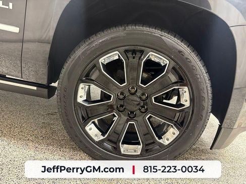 Used 2020 GMC Yukon Denali w/ Denali Ultimate Package AWD/4WD image 34