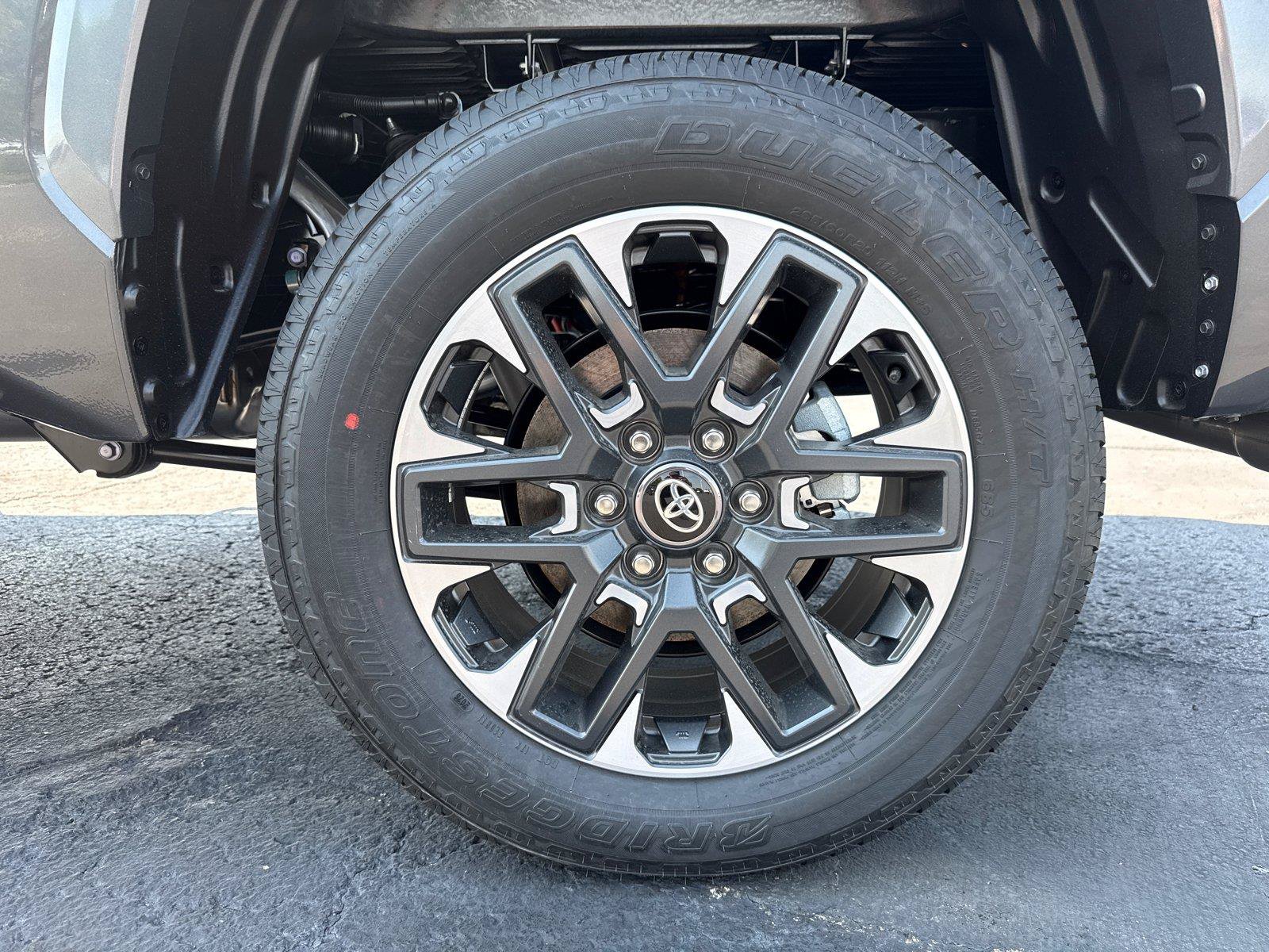 Used 2026 Toyota Tundra Limited w/ Power Package AWD/4WD image 31