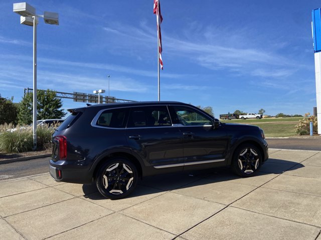 Used 2025 Kia Telluride S FWD image 8