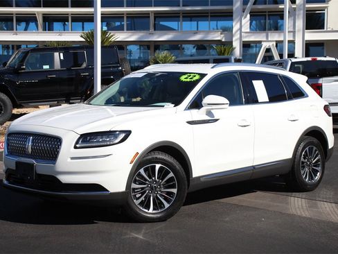 Certified 2022 Lincoln Nautilus AWD w/ Premium Package image 1