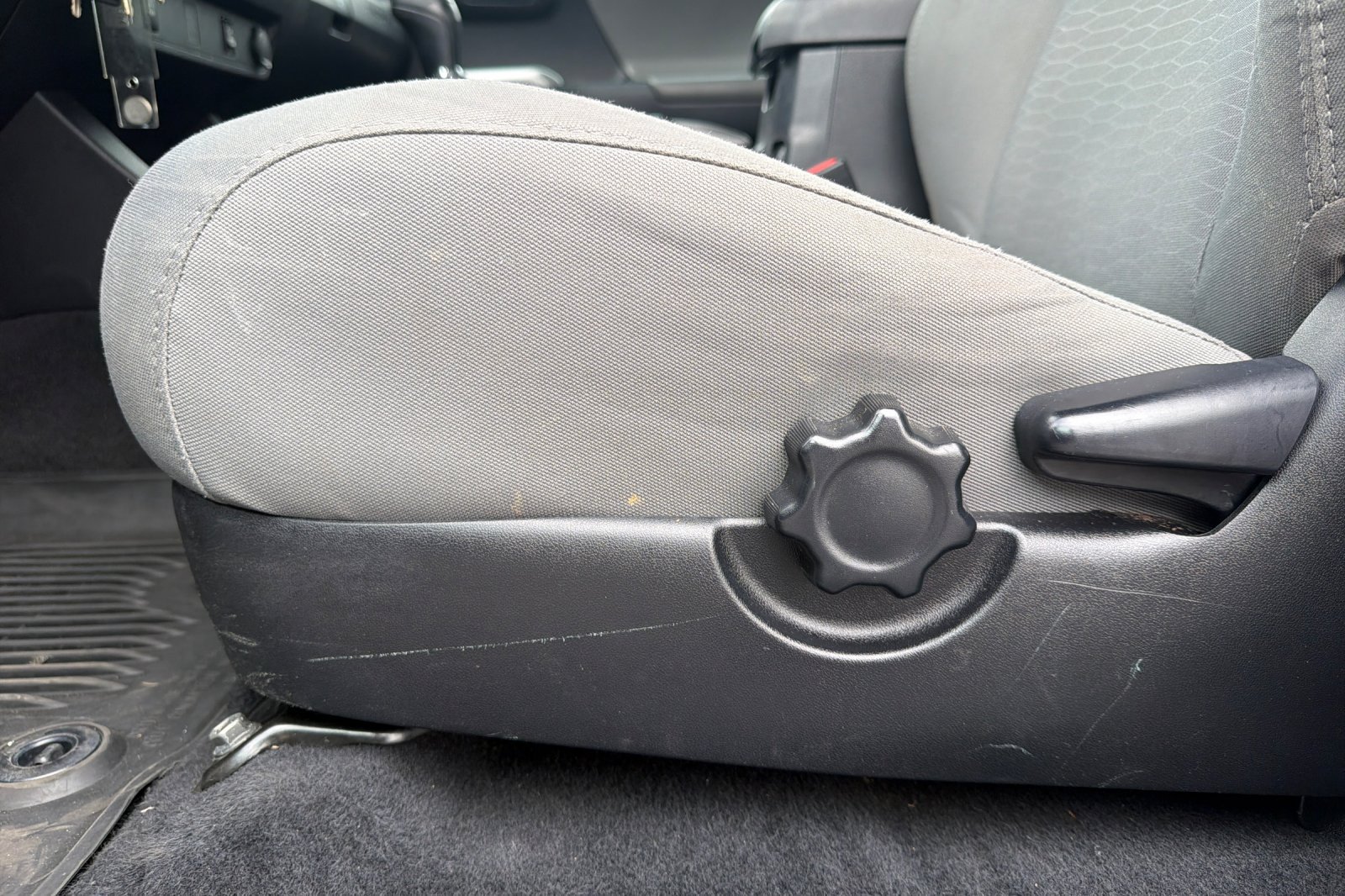 Used 2018 Toyota Tacoma SR5 RWD image 15
