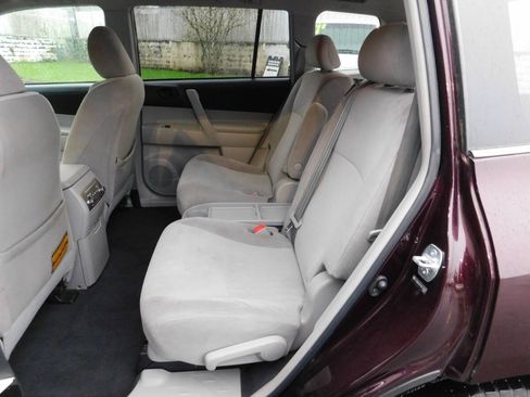 Used 2013 Toyota Highlander Limited w/ Cold Weather Pkg image 7