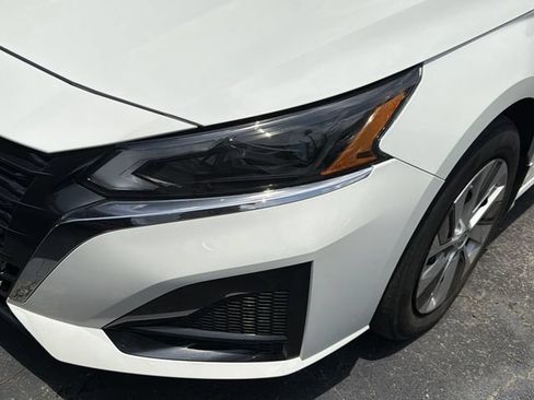 Used 2023 Nissan Altima 2.5 S FWD image 3