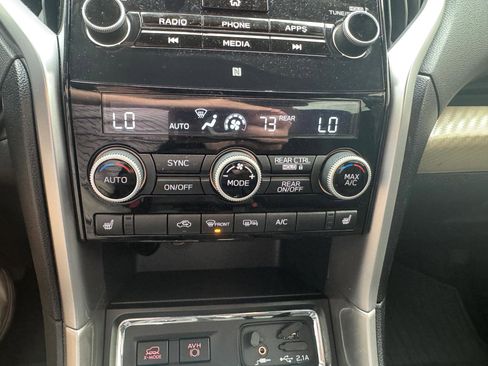 Used 2022 Subaru Ascent Premium w/ Convenience Package image 17